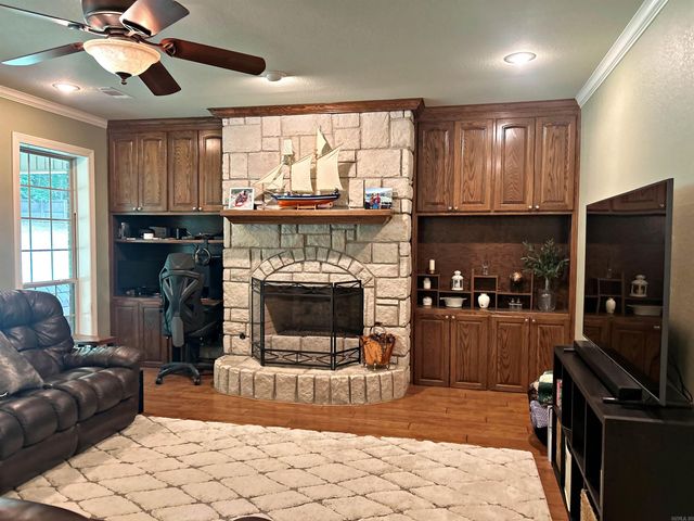 111 Apple Blossom Drive, Arkadelphia, AR 71923