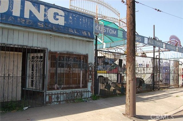 1442 W SLAUSON Avenue, Los Angeles, CA 90047