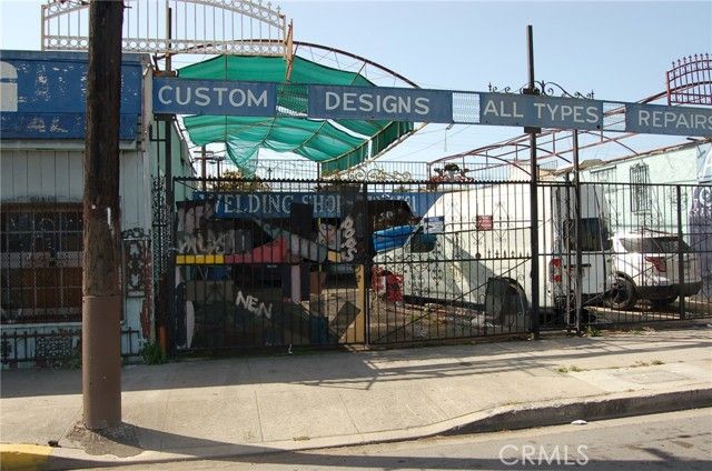 1442 W SLAUSON Avenue, Los Angeles, CA 90047