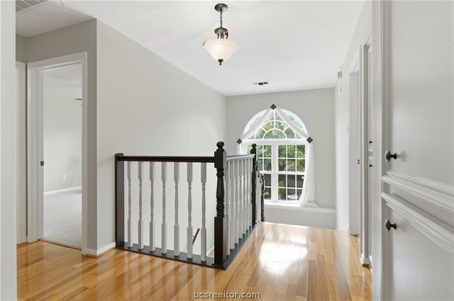 704 Canterbury Drive, College Station, TX 77845