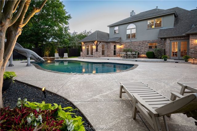 704 Canterbury Drive, College Station, TX 77845