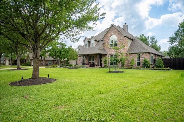 704 Canterbury Drive, College Station, TX 77845