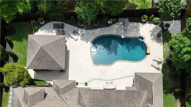 704 Canterbury Drive, College Station, TX 77845