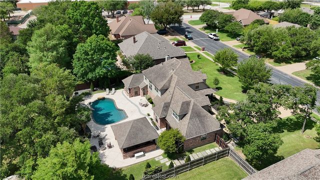 704 Canterbury Drive, College Station, TX 77845