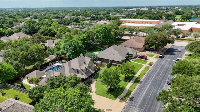 704 Canterbury Drive, College Station, TX 77845