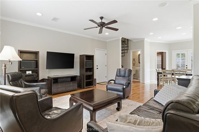 704 Canterbury Drive, College Station, TX 77845