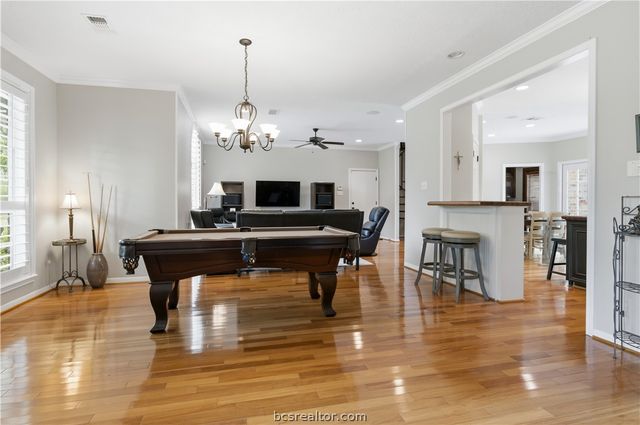704 Canterbury Drive, College Station, TX 77845