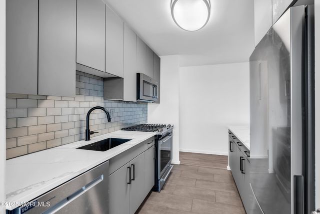 10 Ocean Boulevard 2D, Atlantic Highlands, NJ 07716