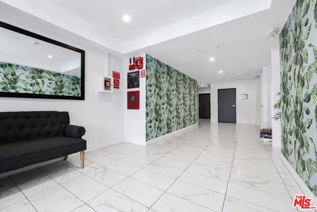 1515 S Holt Avenue 204, Los Angeles, CA 90035