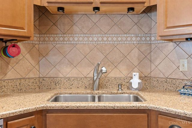 8016 Acorn Trail, Hamilton Twp, OH 45039