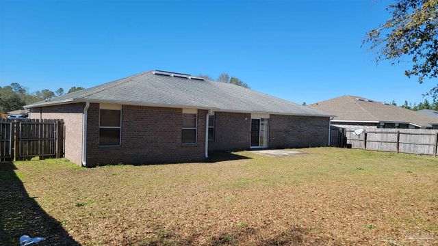 7061 Season Dr, Milton, FL 32570