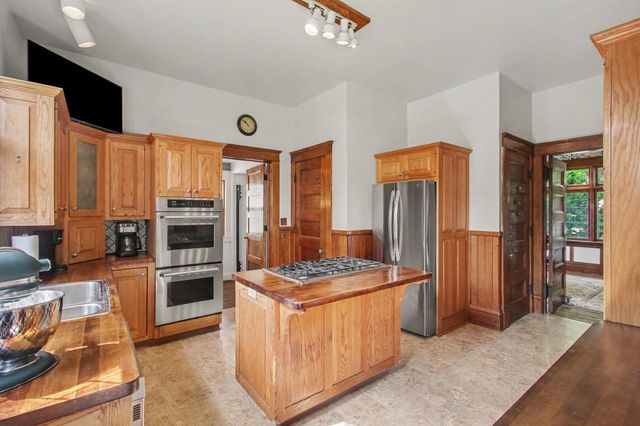 360 E Central Avenue, Zeeland, MI 49464