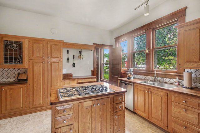 360 E Central Avenue, Zeeland, MI 49464