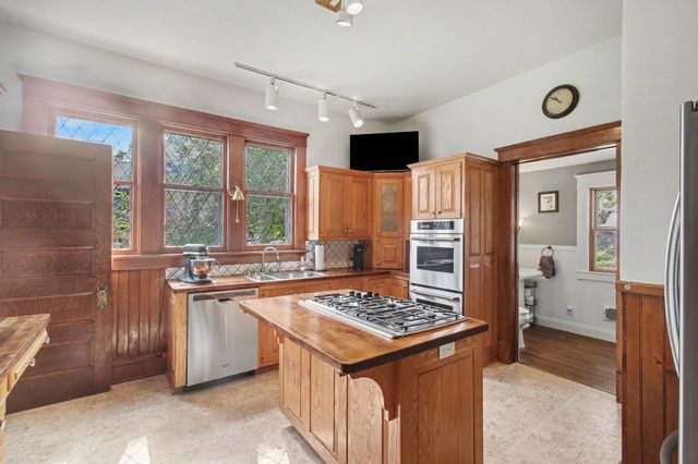 360 E Central Avenue, Zeeland, MI 49464