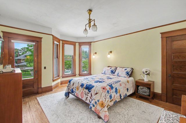 360 E Central Avenue, Zeeland, MI 49464
