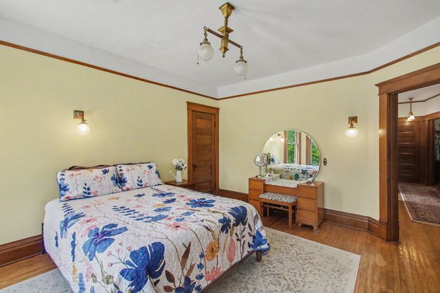 360 E Central Avenue, Zeeland, MI 49464