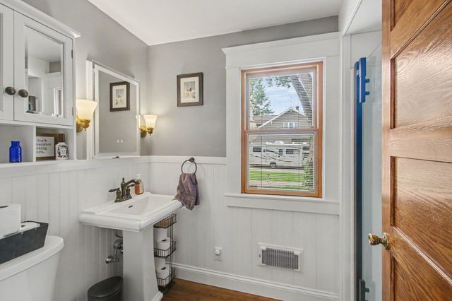 360 E Central Avenue, Zeeland, MI 49464