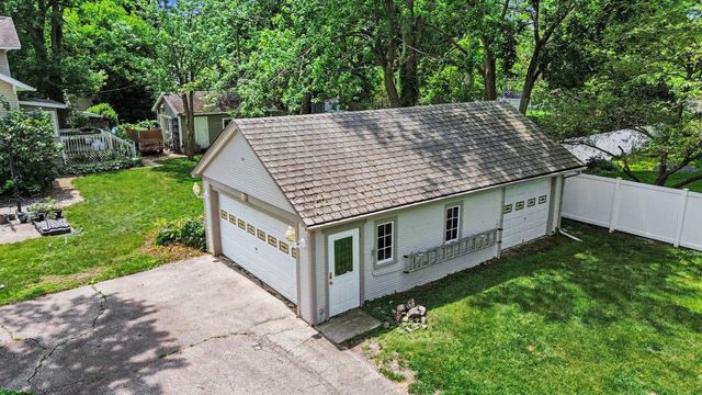 360 E Central Avenue, Zeeland, MI 49464