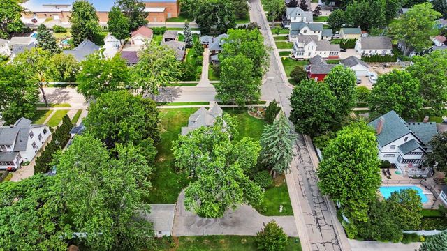 360 E Central Avenue, Zeeland, MI 49464