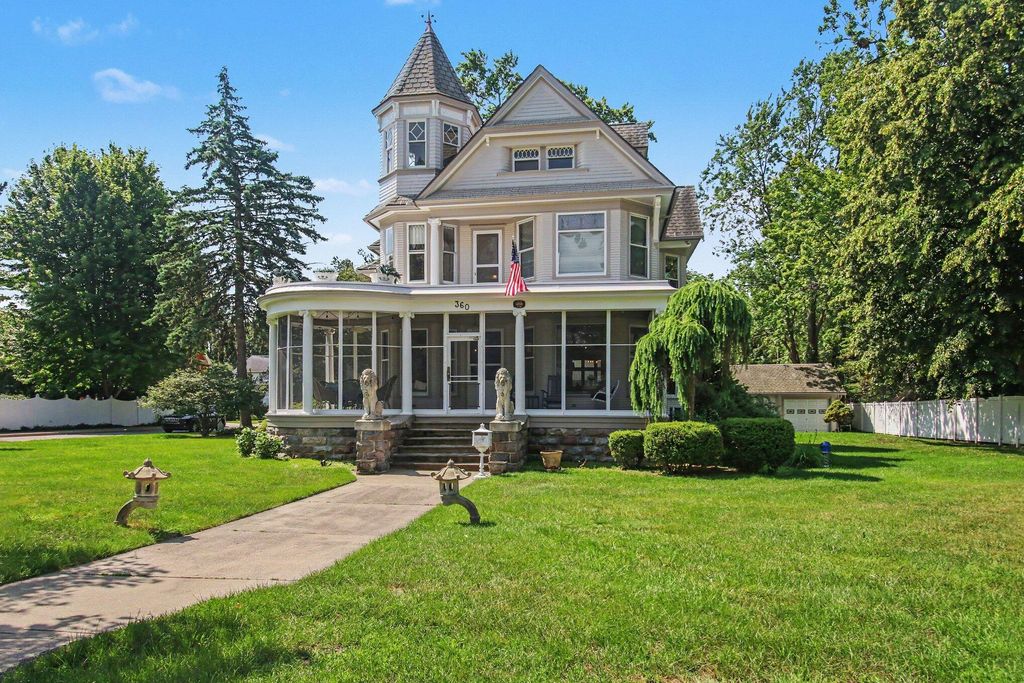 360 E Central Avenue, Zeeland, MI 49464