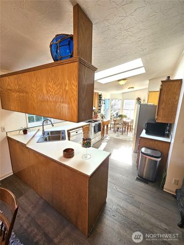 2004 195th Street, Long Beach, WA 98631