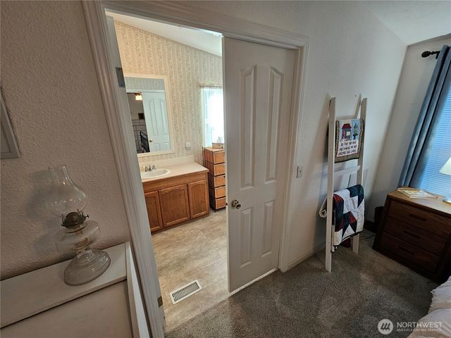 2004 195th Street, Long Beach, WA 98631