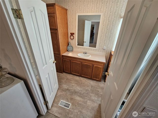 2004 195th Street, Long Beach, WA 98631