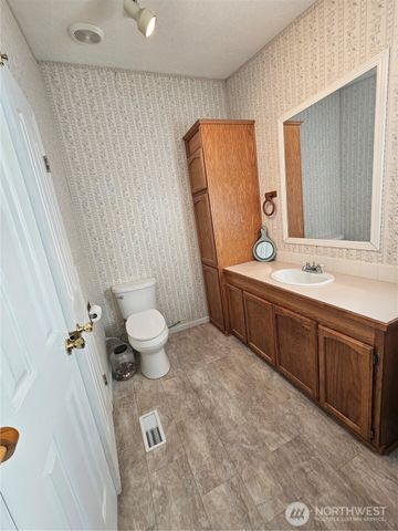 2004 195th Street, Long Beach, WA 98631