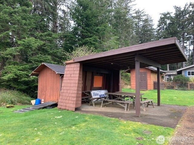 2004 195th Street, Long Beach, WA 98631