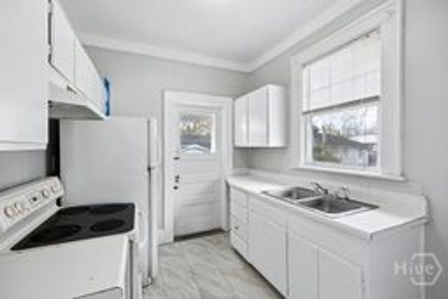 427 E 49th Street, Savannah, GA 31405