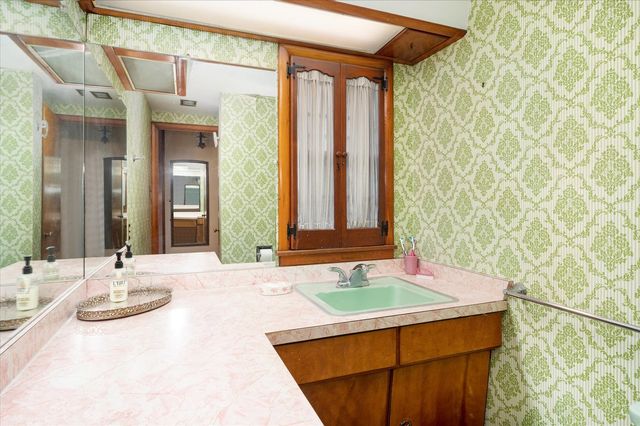 2618 Hawthorne Street, Franklin Park, IL 60131