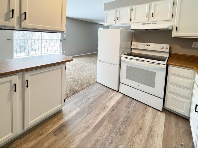 8870 W Jewell Ave 11, Lakewood, CO 80232