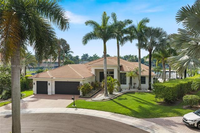 935 Gulfstream Ct, Weston, FL 33327