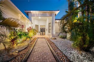 935 Gulfstream Ct, Weston, FL 33327