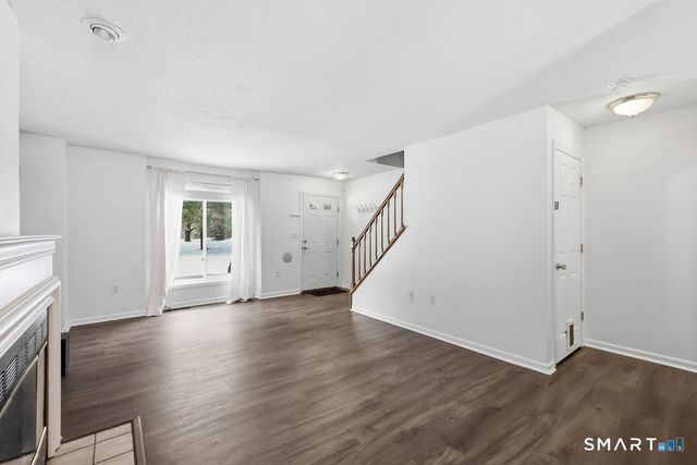 16 Seymour Road 2H, East Granby, CT 06026