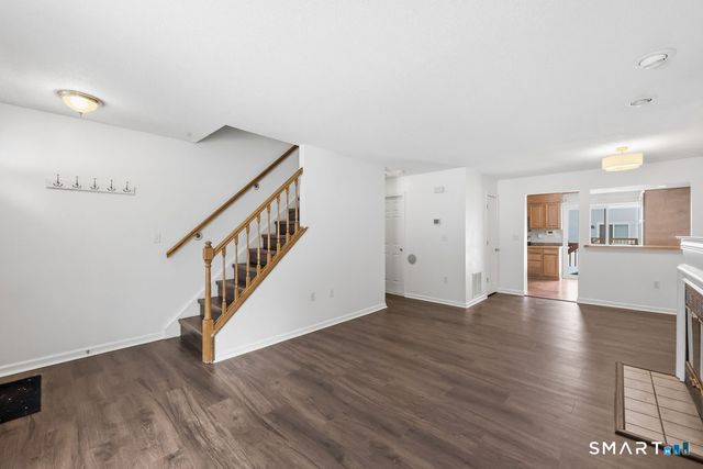 16 Seymour Road 2H, East Granby, CT 06026