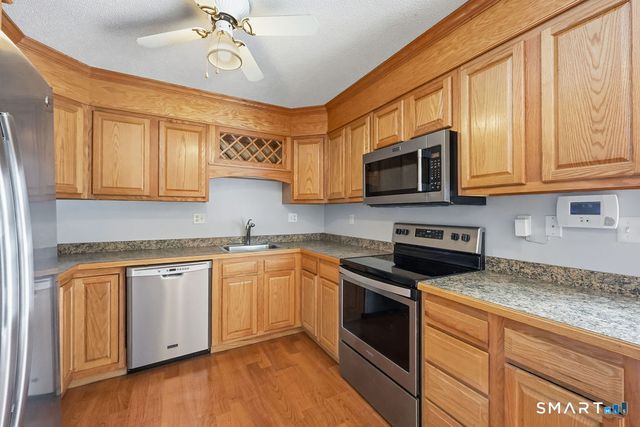 16 Seymour Road 2H, East Granby, CT 06026