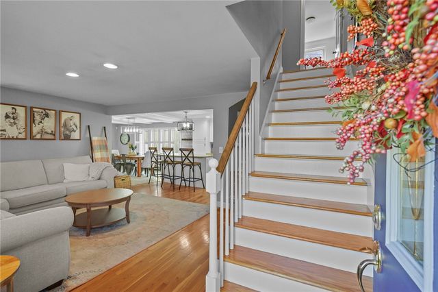 38 Angela Avenue, Cranston, RI 02921