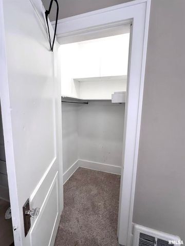 1611 25TH Street, Moline, IL 61265