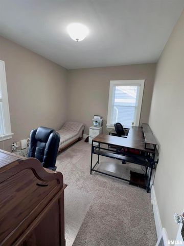 1611 25TH Street, Moline, IL 61265