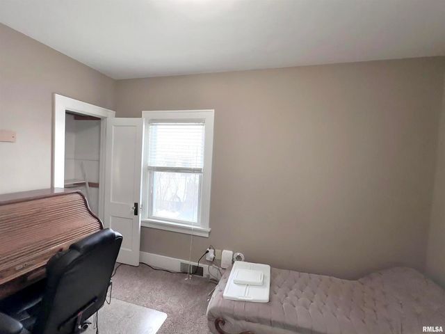 1611 25TH Street, Moline, IL 61265