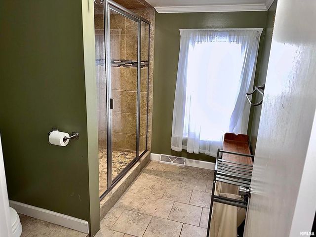 1611 25TH Street, Moline, IL 61265