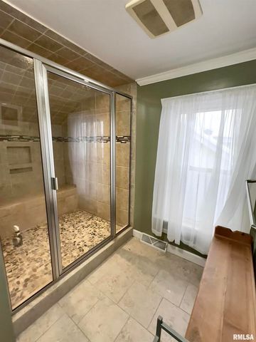 1611 25TH Street, Moline, IL 61265