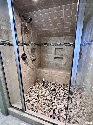 1611 25TH Street, Moline, IL 61265