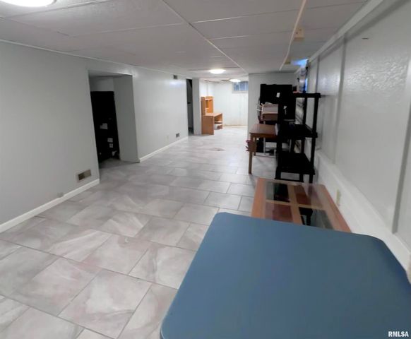 1611 25TH Street, Moline, IL 61265