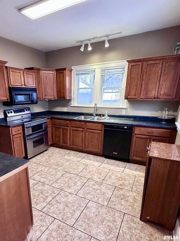 1611 25TH Street, Moline, IL 61265