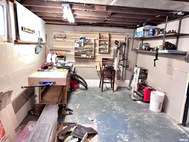 1611 25TH Street, Moline, IL 61265