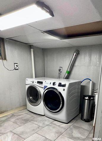 1611 25TH Street, Moline, IL 61265