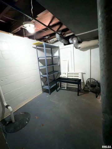 1611 25TH Street, Moline, IL 61265