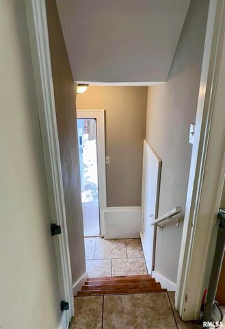 1611 25TH Street, Moline, IL 61265